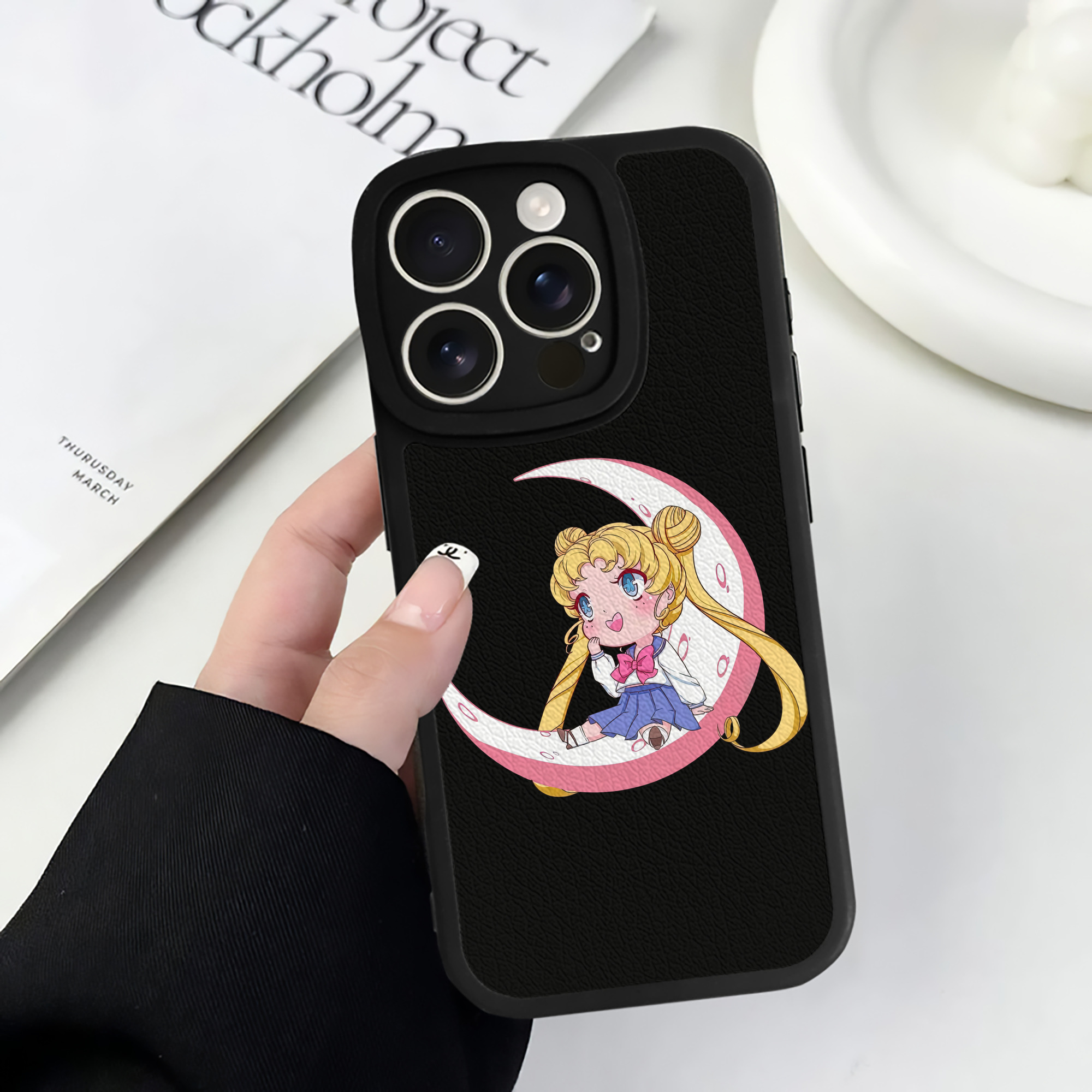 （画像用） 美少女戦士セーラームーン 愛野 美奈子 あいの みなこ Sailor Moon Aino Minako 【iPhone 16シリーズ対応】シリコンスマホケース（レザー調） 材質：シリコン